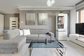 Aura - Riverside & Parking by Downtown Apartments