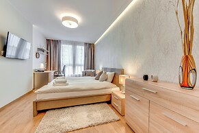 Aura - Riverside & Parking by Downtown Apartments