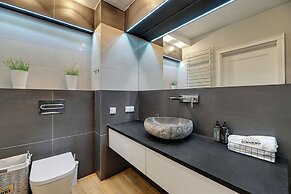 Aura - Riverside & Parking by Downtown Apartments