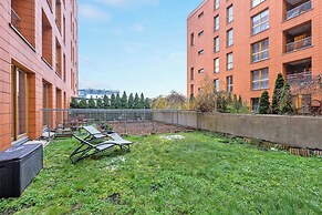 Aura - Riverside & Parking by Downtown Apartments