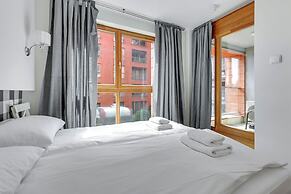 Aura - Riverside & Parking by Downtown Apartments