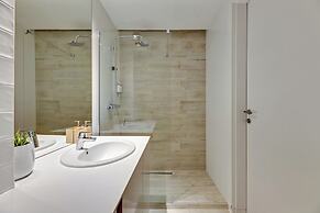 Aura - Riverside & Parking by Downtown Apartments