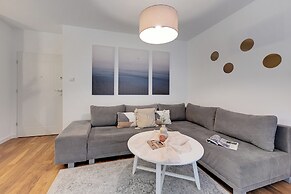 Aura - Riverside & Parking by Downtown Apartments