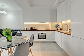 Aura - Riverside & Parking by Downtown Apartments