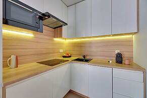 Aura - Riverside & Parking by Downtown Apartments