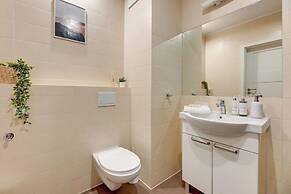 Aura - Riverside & Parking by Downtown Apartments