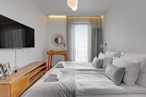 Aura - Riverside & Parking by Downtown Apartments