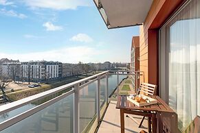 Aura - Riverside & Parking by Downtown Apartments