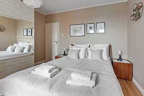 Aura - Riverside & Parking by Downtown Apartments