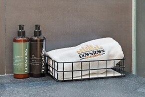 Aura - Riverside & Parking by Downtown Apartments