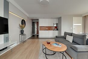 Aura - Riverside & Parking by Downtown Apartments