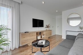 Aura - Riverside & Parking by Downtown Apartments