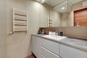 Aura - Riverside & Parking by Downtown Apartments