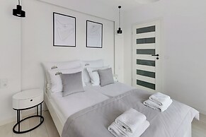 Aura - Riverside & Parking by Downtown Apartments