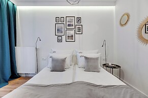 Aura - Riverside & Parking by Downtown Apartments