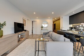 Aura - Riverside & Parking by Downtown Apartments