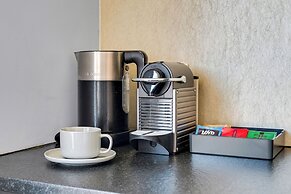 Aura - Riverside & Parking by Downtown Apartments