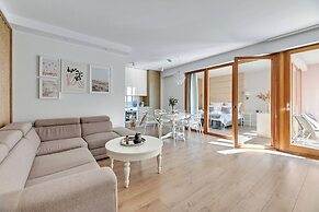 Aura - Riverside & Parking by Downtown Apartments