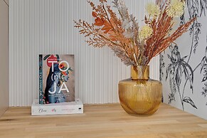 Aura - Riverside & Parking by Downtown Apartments