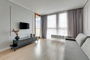 Aura - Riverside & Parking by Downtown Apartments