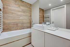 Aura - Riverside & Parking by Downtown Apartments