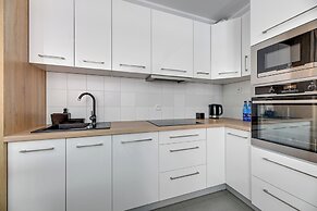 Aura - Riverside & Parking by Downtown Apartments