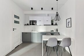 Aura - Riverside & Parking by Downtown Apartments