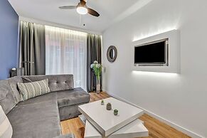 Aura - Riverside & Parking by Downtown Apartments