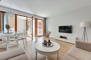 Aura - Riverside & Parking by Downtown Apartments