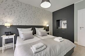 Aura - Riverside & Parking by Downtown Apartments