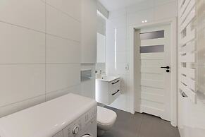 Aura - Riverside & Parking by Downtown Apartments