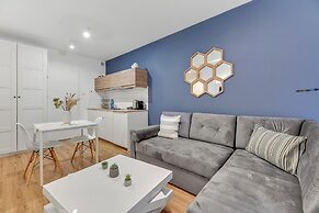 Aura - Riverside & Parking by Downtown Apartments