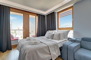 Aura - Riverside & Parking by Downtown Apartments