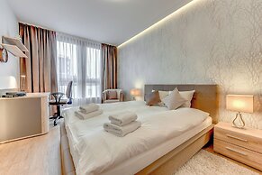 Aura - Riverside & Parking by Downtown Apartments