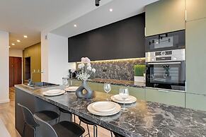 Aura - Riverside & Parking by Downtown Apartments