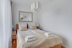 Aura - Riverside & Parking by Downtown Apartments