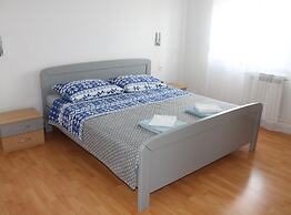 Serene Sea View Krk Apartment With Balcony