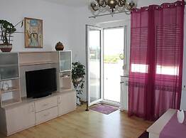 Serene Sea View Krk Apartment With Balcony