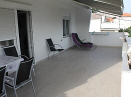 Serene Sea View Krk Apartment With Balcony