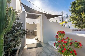 Oasis Suites Fira