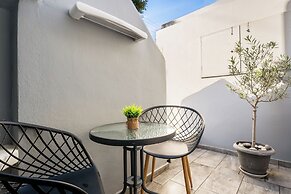 Oasis Suites Fira