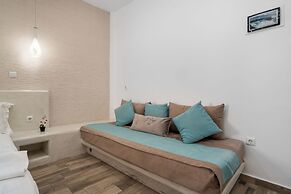 Oasis Suites Fira