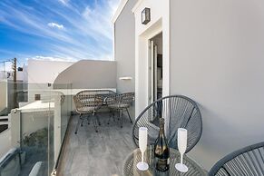 Oasis Suites Fira