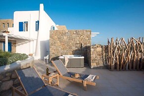 Romantic Mykonian Oasis Suite w Jacuzzi