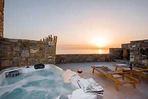 Romantic Mykonian Oasis Suite w Jacuzzi