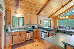 Quiet Cabin w/ Deck: Near Lake Almanor!