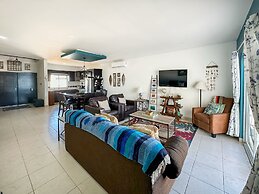 Modern 3BR Family Escape