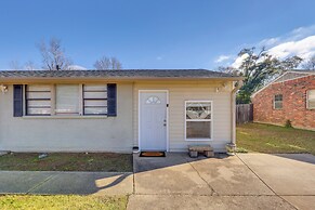 14 Mi to Montgomery: Quaint Couple's Apartment