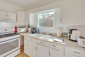 14 Mi to Montgomery: Quaint Couple's Apartment