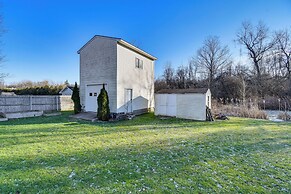 Camillus Home w/ Deck + Yard: Bring a Pet!